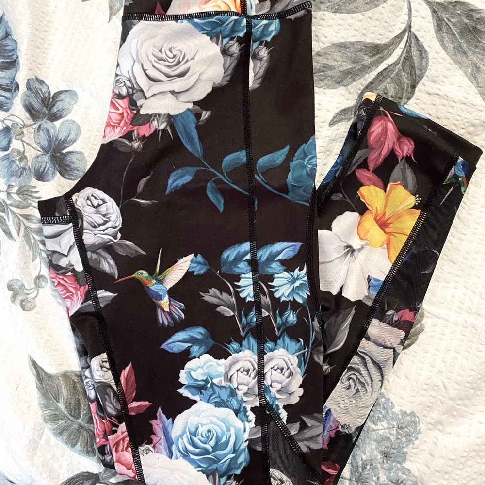 Zyia Dark Floral Brilliant Leggings